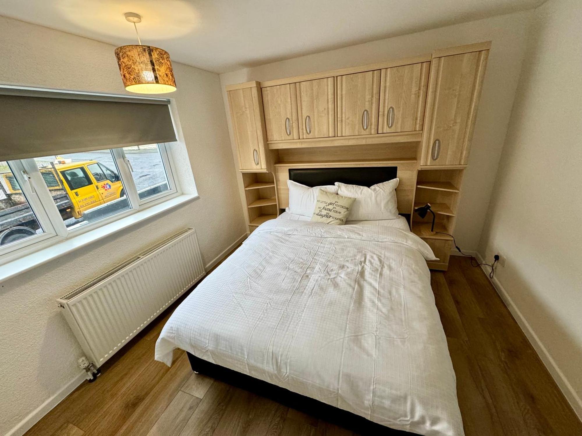 Florina S House 4 Bedrooms Villa Rugeley Buitenkant foto