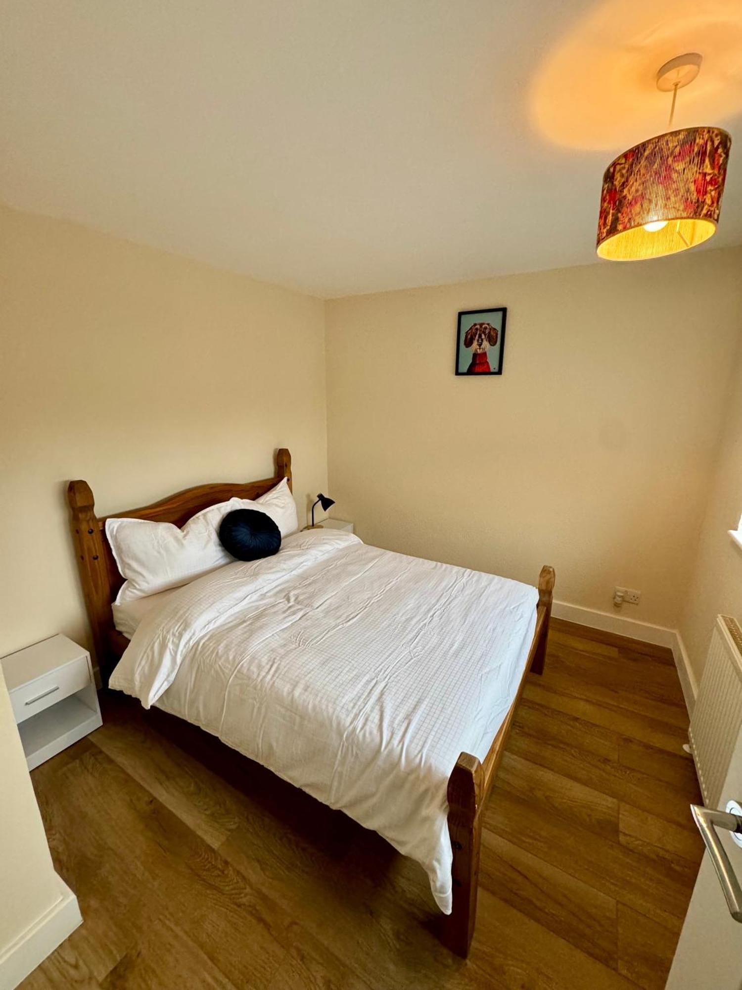Florina S House 4 Bedrooms Villa Rugeley Buitenkant foto