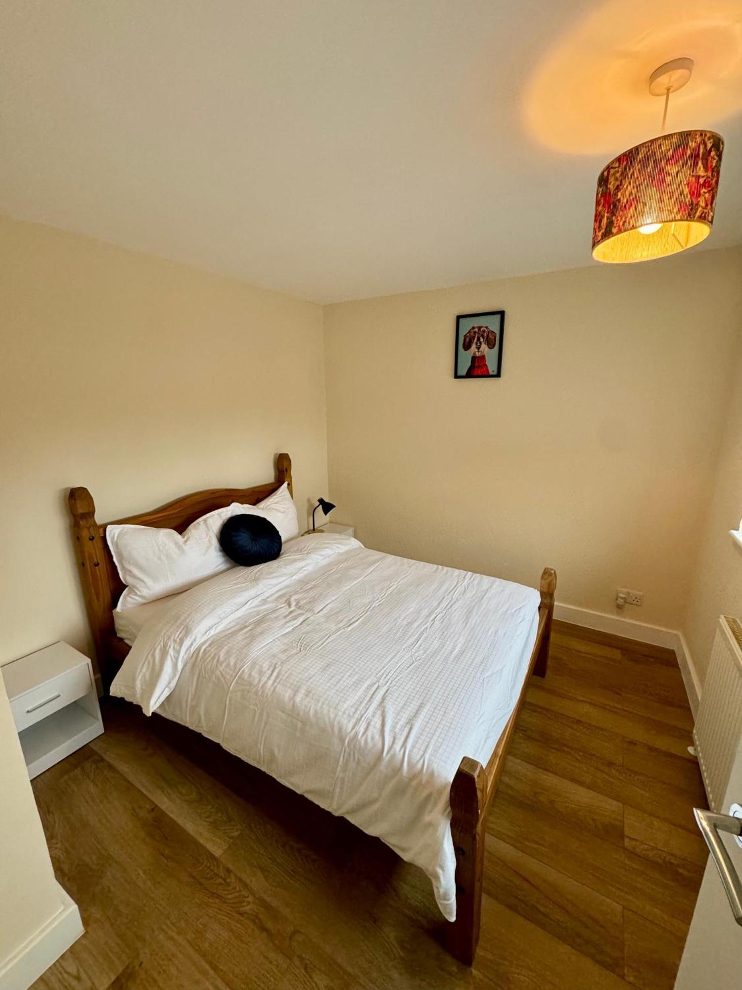 Florina S House 4 Bedrooms Villa Rugeley Buitenkant foto
